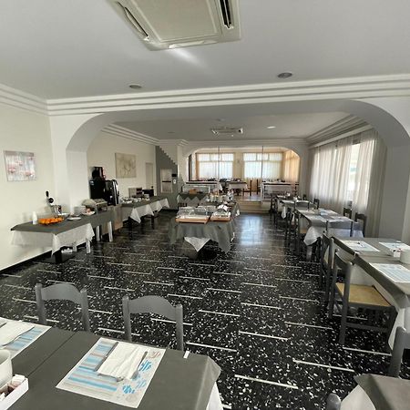Hotel D'Annunzio Cattolica Dış mekan fotoğraf