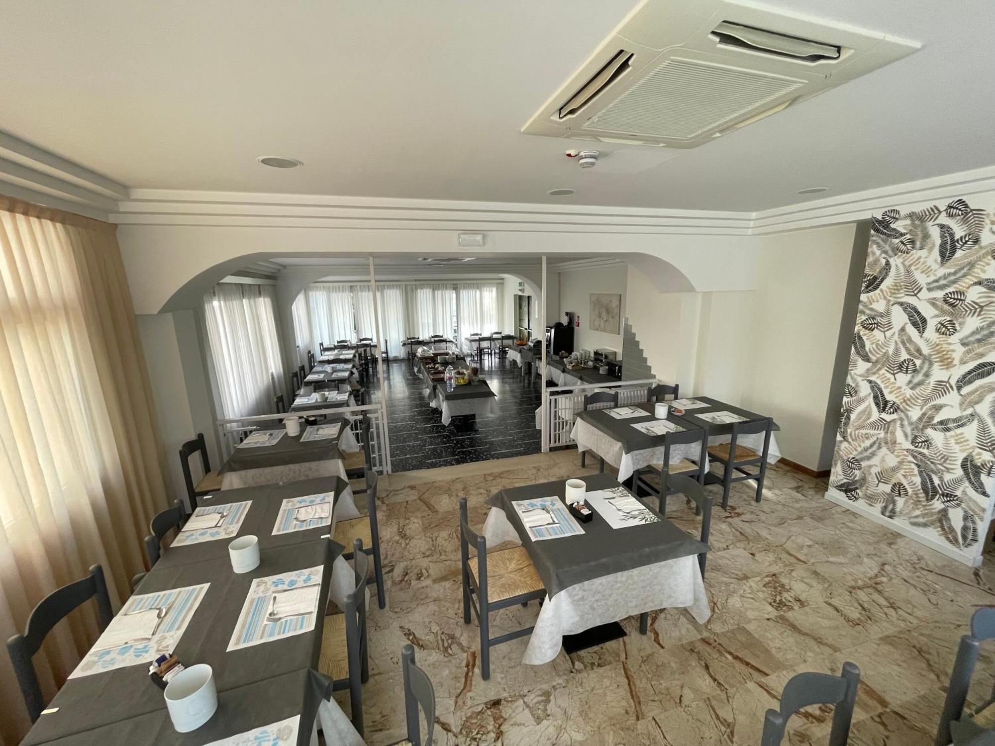 Hotel D'Annunzio Cattolica Dış mekan fotoğraf